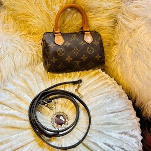 Louis Vuitton mini speedy